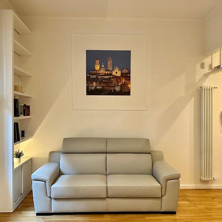 Sisters' Home - Appartamento Nel Centro Storico Con Terrazzo, Aria Condizionata E Vasca Da Bagno Siena Buitenkant foto