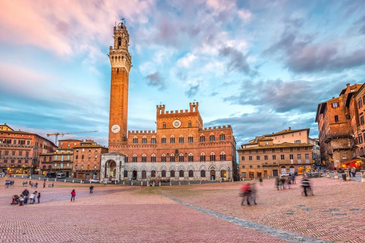 Sisters' Home - Appartamento Nel Centro Storico Con Terrazzo, Aria Condizionata E Vasca Da Bagno Siena Buitenkant foto