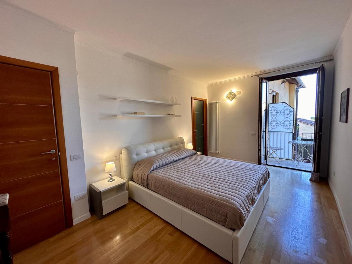 Sisters' Home - Appartamento Nel Centro Storico Con Terrazzo, Aria Condizionata E Vasca Da Bagno Siena Buitenkant foto