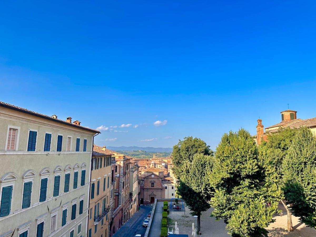 Sisters' Home - Appartamento Nel Centro Storico Con Terrazzo, Aria Condizionata E Vasca Da Bagno Siena Buitenkant foto