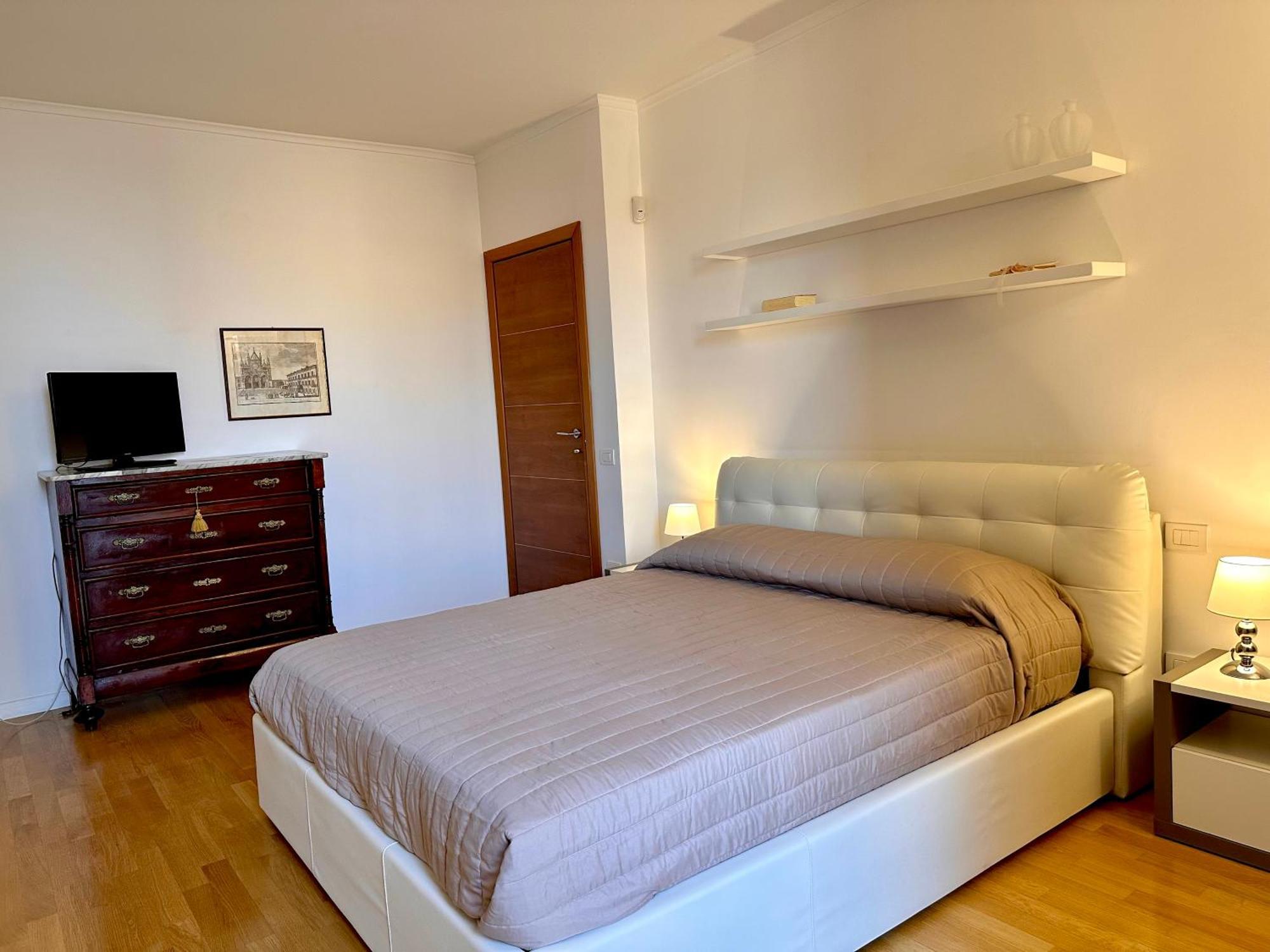 Sisters' Home - Appartamento Nel Centro Storico Con Terrazzo, Aria Condizionata E Vasca Da Bagno Siena Buitenkant foto